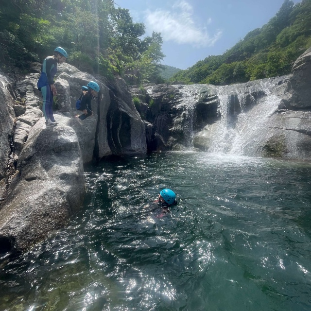 DECOUVERTE DU CANYON RIEUTORT : SENSATIONS GARANTIES DANS UN CADRE SAUVAGE